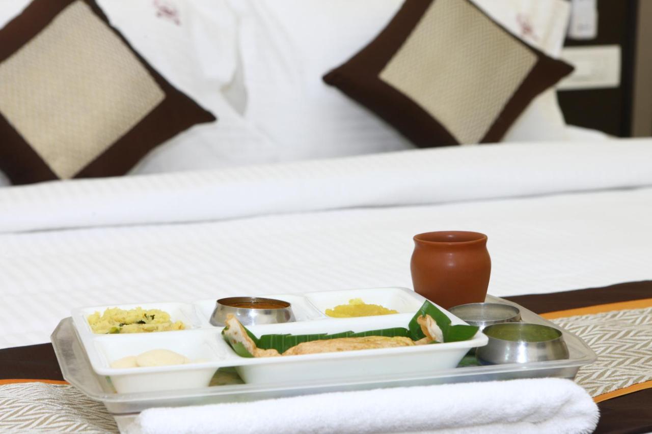 Saibala Transit Hotel Csennai Kültér fotó