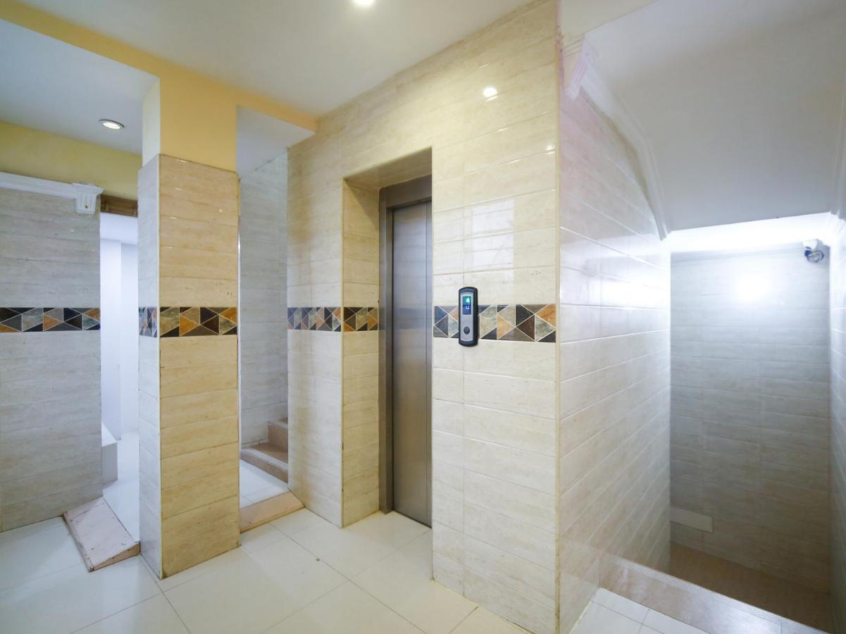 Saibala Transit Hotel Csennai Kültér fotó