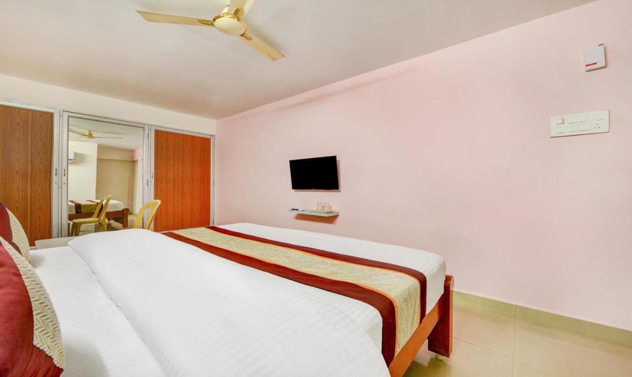 Saibala Transit Hotel Csennai Kültér fotó